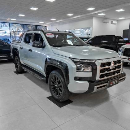 MITSUBISHI TRITON 2.4 BITURBO DIESEL CD KATANA 4X4 AUTOMÁTICO MITSUBISHI TRITON 2.4 BITURBO DIESEL CD KATANA 4X4 AUTOMÁTICO